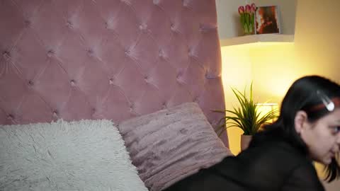 Snapshot of maiamini chatting on March 5, 11:23 pm Maia online show from March 5, 11:23 pm