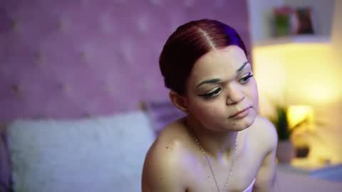 Snapshot of maiamini chatting on March 21, 8:23 pm Maia online show from March 21, 8:23 pm