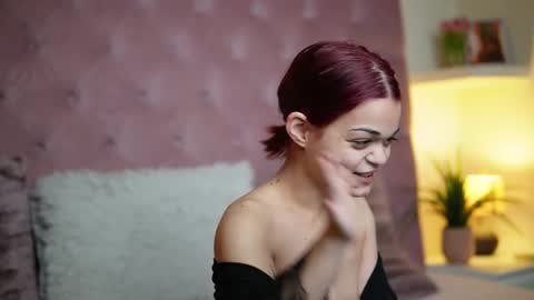 Snapshot of maiamini chatting on March 24, 10:15 pm Maia online show from March 24, 10:15 pm