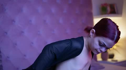 Snapshot of maiamini chatting on March 31, 6:41 pm Maia online show from March 31, 6:41 pm