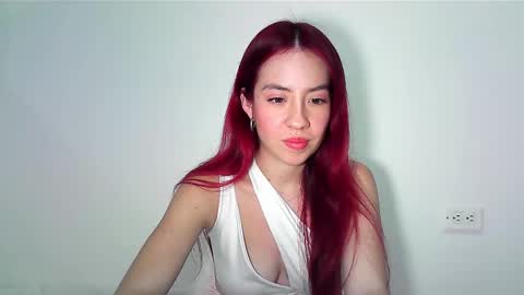 Snapshot of maiarosse_ chatting on February 10, 4:41 am MaiaRosse online show from February 10, 4:41 am