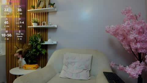 Snapshot of maiasweet_ chatting on March 22, 2:04 am MAIA online show from March 22, 2:04 am