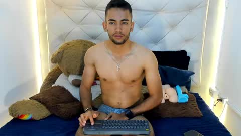 maicolparker0 online show from April 10, 2:11 pm