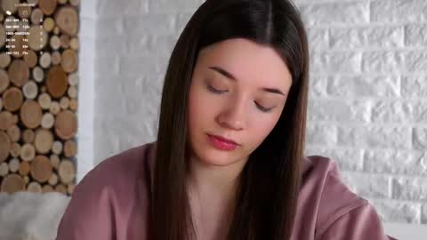 Snapshot of maidabuoy chatting on October 2, 1:23 am Lucy online show from October 2, 1:23 am