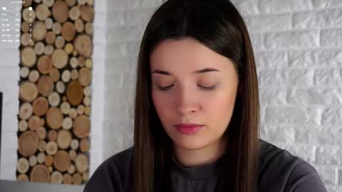 Snapshot of maidabuoy chatting on October 14, 1:50 am Lucy online show from October 14, 1:50 am