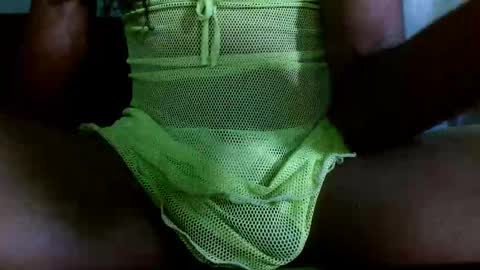 Snapshot of maidi_hot chatting on February 7, 3:30 pm Bella Maidi online show from February 7, 3:30 pm