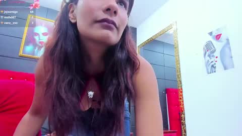 Snapshot of maidy19 chatting on March 9, 11:35 pm maidy19 online show from March 9, 11:35 pm