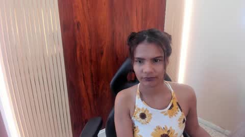 Snapshot of maidy19 chatting on September 13, 9:03 pm maidy19 online show from September 13, 9:03 pm