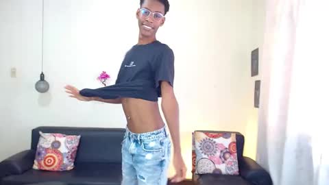 Snapshot of maiki18 chatting on January 28, 4:41 pm I am Maik online show from January 28, 4:41 pm