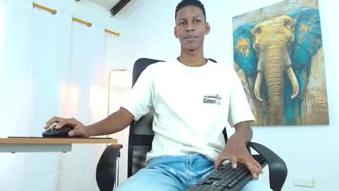 Snapshot of maiki18 chatting on September 15, 3:01 pm I am Maik online show from September 15, 3:01 pm