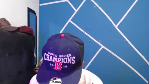 maikjameshot online show from December 22, 6:38 pm