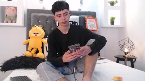 Maiky Cooper online show from March 12, 4:19 am