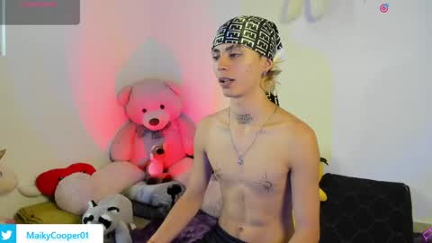 maiky_cooper01 online show from May 8, 7:30 pm