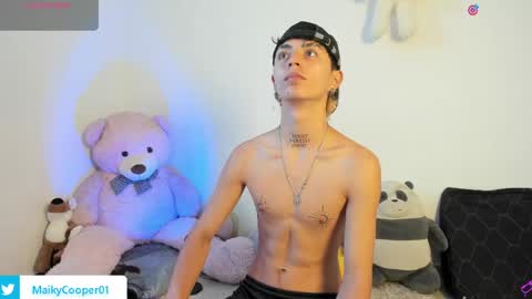 maiky_cooper01 online show from May 10, 3:06 pm