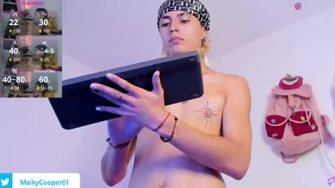 maiky_cooper01 online show from May 13, 8:27 pm