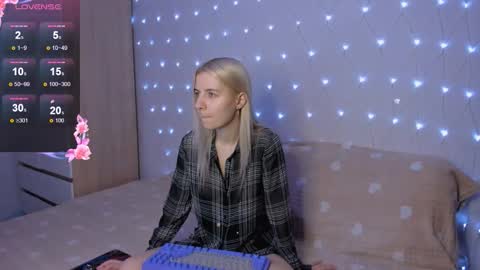 Snapshot of mailin_harrington chatting on October 8, 3:53 pm Your kitty online show from October 8, 3:53 pm