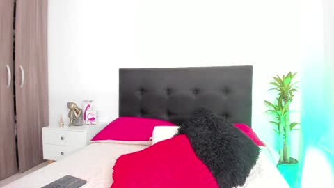 Mailyn online show from December 27, 12:34 pm