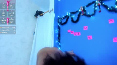 Mailyn online show from December 10, 11:40 pm