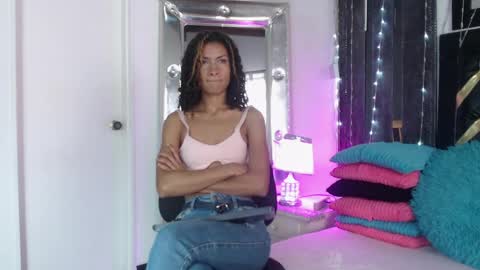 Snapshot of mailyn_gold chatting on April 1, 1:41 pm mailyn_gold online show from April 1, 1:41 pm