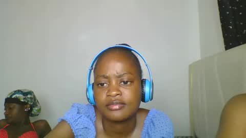 maira luv1 online show from April 2, 9:56 pm