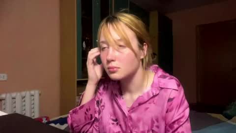 Evie online show from June 5, 7:08 pm