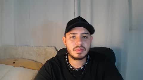 Snapshot of maison_xmed chatting on February 23, 12:09 am maison_xmed online show from February 23, 12:09 am