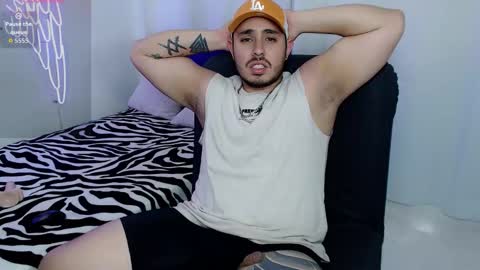 Snapshot of maison_xmed chatting on March 12, 10:38 pm maison_xmed online show from March 12, 10:38 pm