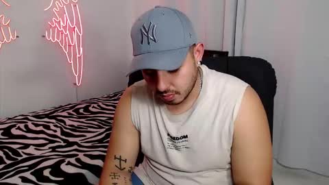 Snapshot of maison_xmed chatting on March 13, 11:00 pm maison_xmed online show from March 13, 11:00 pm