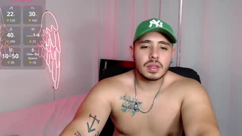 Snapshot of maison_xmed chatting on March 16, 10:03 pm maison_xmed online show from March 16, 10:03 pm