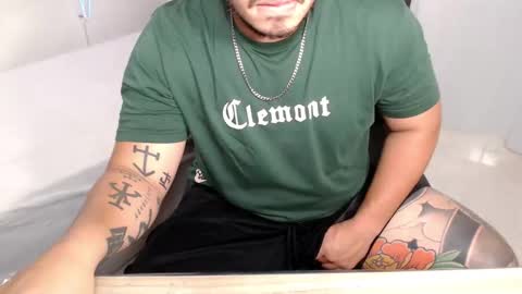 Snapshot of maison_xmed chatting on March 26, 7:52 pm maison_xmed online show from March 26, 7:52 pm