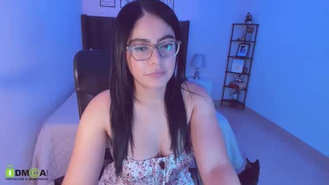 Snapshot of maite_kanes chatting on March 22, 4:49 am Maite online show from March 22, 4:49 am