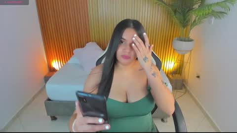 Snapshot of maite_saens_ chatting on February 19, 7:05 pm maite saens online show from February 19, 7:05 pm
