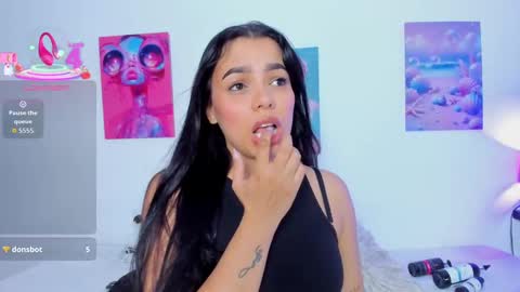 mai  online show from September 25, 7:17 pm