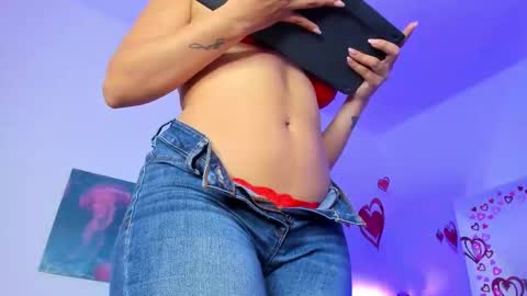 mai  online show from February 21, 7:04 pm