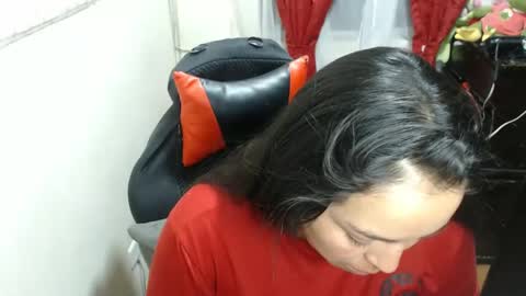 Snapshot of maitte_22 chatting on January 20, 1:28 am Hello friends Im on another account online show from January 20, 1:28 am