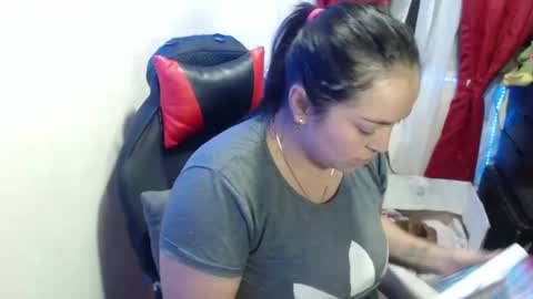 Snapshot of maitte_22 chatting on January 22, 2:37 am Hello friends Im on another account online show from January 22, 2:37 am