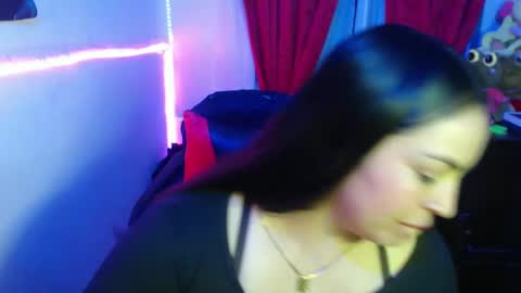 Snapshot of maitte_22 chatting on January 31, 4:14 am Hello friends Im on another account online show from January 31, 4:14 am