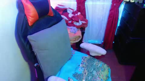 Snapshot of maitte_22 chatting on February 9, 12:49 am Hello friends Im on another account online show from February 9, 12:49 am