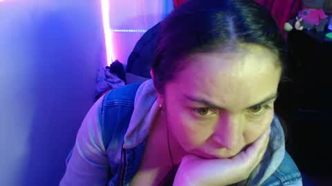 Snapshot of maitte_22 chatting on February 13, 1:40 am Hello friends Im on another account online show from February 13, 1:40 am