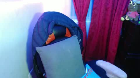 Snapshot of maitte_22 chatting on February 13, 5:16 am Hello friends Im on another account online show from February 13, 5:16 am