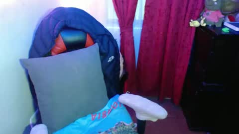 Snapshot of maitte_22 chatting on February 14, 10:49 am Hello friends Im on another account online show from February 14, 10:49 am