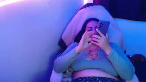 Snapshot of maitte_22 chatting on February 22, 5:34 am Hello friends Im on another account online show from February 22, 5:34 am