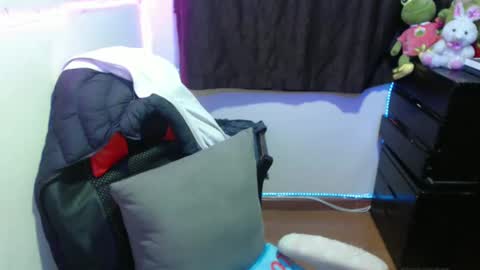 Snapshot of maitte_22 chatting on March 2, 3:24 am Hello friends Im on another account online show from March 2, 3:24 am