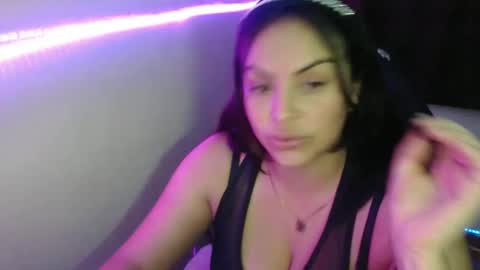 Snapshot of maitte_22 chatting on March 3, 1:31 am Hello friends Im on another account online show from March 3, 1:31 am