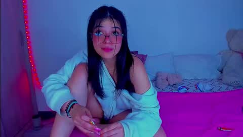Snapshot of majo_gallego chatting on March 11, 6:43 am majito online show from March 11, 6:43 am