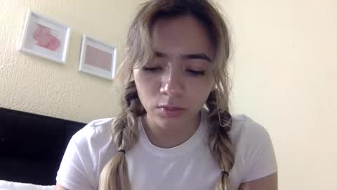 majo_gomezz online show from April 30, 5:36 am