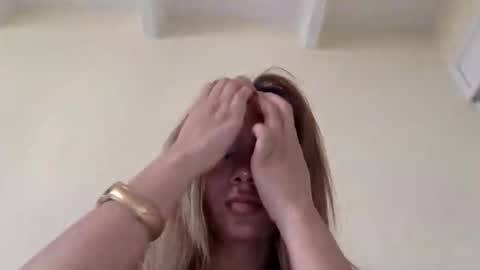 majo_gomezz online show from May 14, 7:20 pm