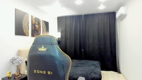 Chloe online show from May 18, 4:07 am