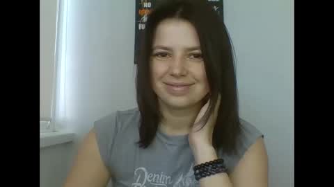 Snapshot of make_mesmile chatting on March 27, 8:26 am make_mesmile online show from March 27, 8:26 am