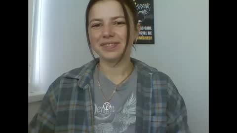 Snapshot of make_mesmile chatting on April 7, 6:25 am make_mesmile online show from April 7, 6:25 am